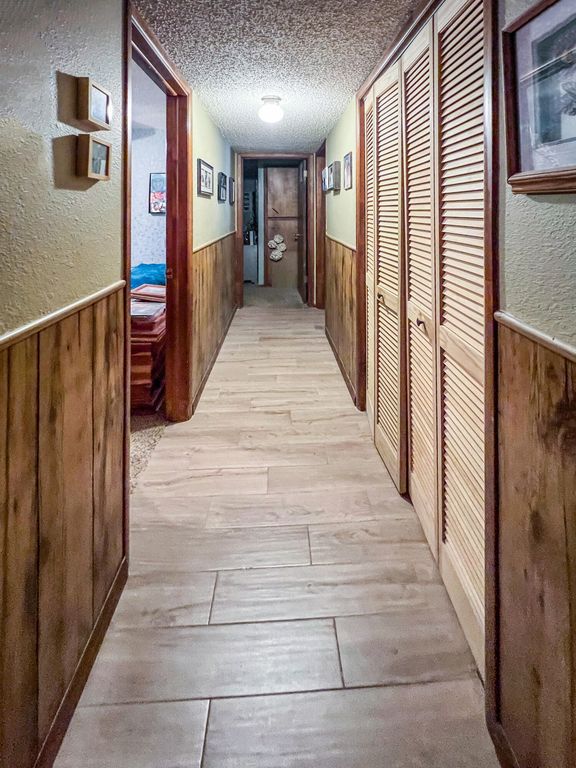 Image 6 of property listing at 1100 N Ohio Avenue, Big Lake, TX 76932