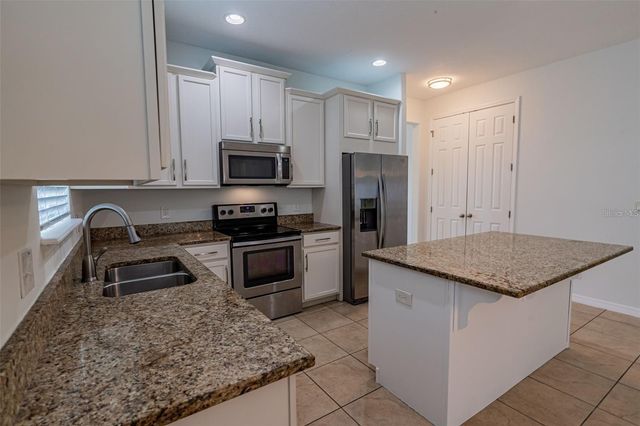 5278 DOVE TREE ST, Orlando, FL 32811
