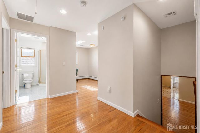 24 Winthrop Road, Edison, NJ 08817