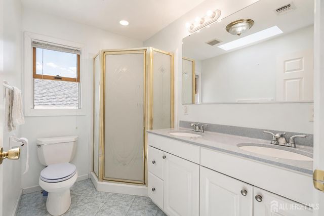 24 Winthrop Road, Edison, NJ 08817