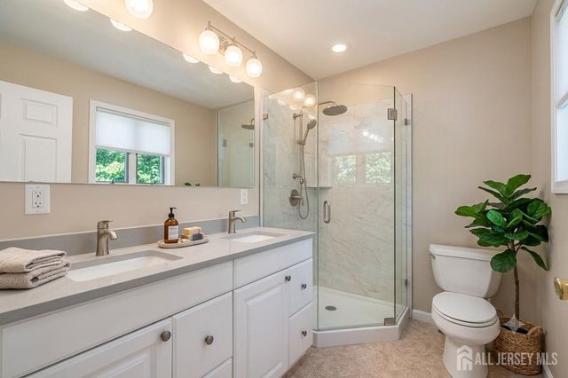 24 Winthrop Road, Edison, NJ 08817