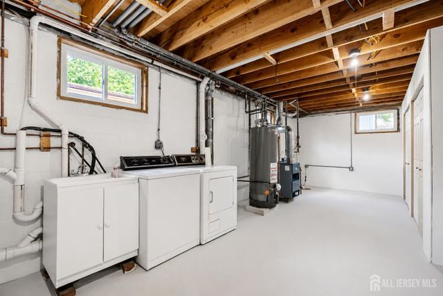 24 Winthrop Road, Edison, NJ 08817