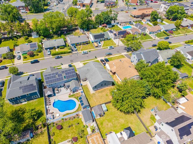 24 Winthrop Road, Edison, NJ 08817