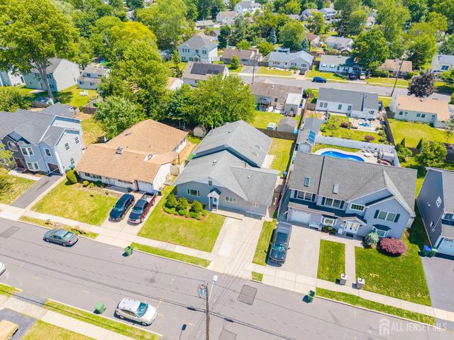 24 Winthrop Road, Edison, NJ 08817
