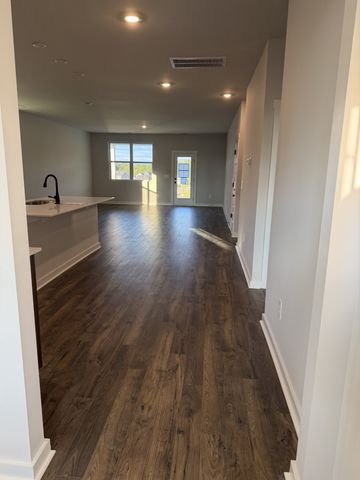4021 Red Hawk Road, Columbia, TN 38401