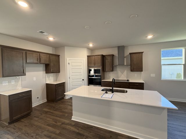 4021 Red Hawk Road, Columbia, TN 38401