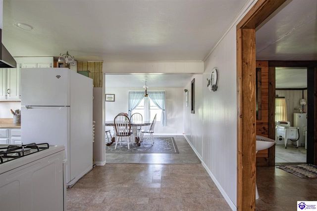 2425 Cave Hill Road, Munfordville, KY 42765