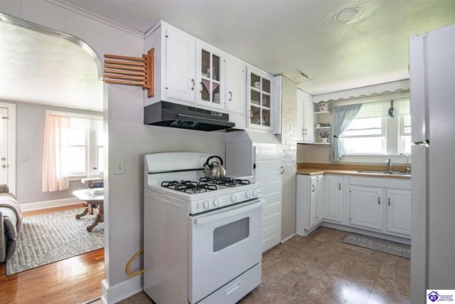 2425 Cave Hill Road, Munfordville, KY 42765