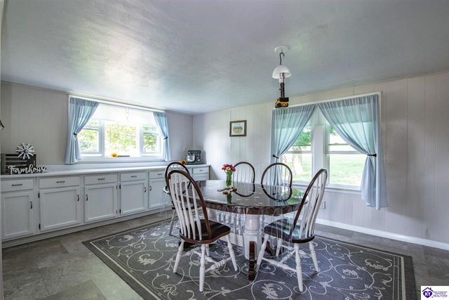 2425 Cave Hill Road, Munfordville, KY 42765