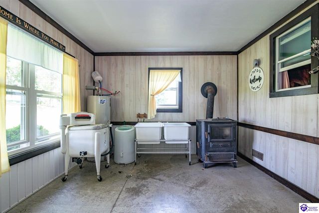 2425 Cave Hill Road, Munfordville, KY 42765