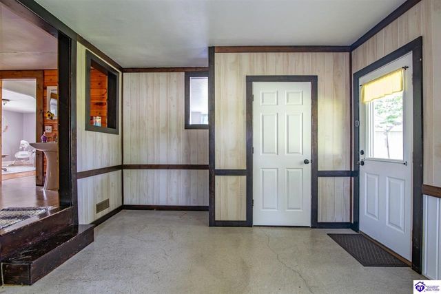 2425 Cave Hill Road, Munfordville, KY 42765