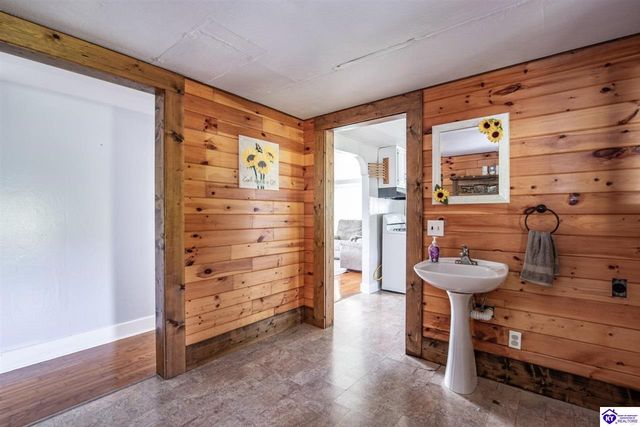 2425 Cave Hill Road, Munfordville, KY 42765