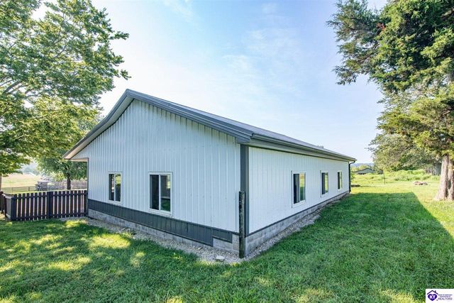 2425 Cave Hill Road, Munfordville, KY 42765