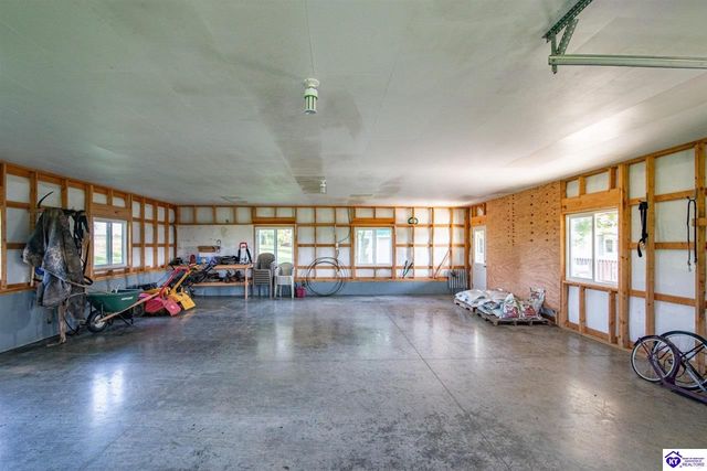 2425 Cave Hill Road, Munfordville, KY 42765