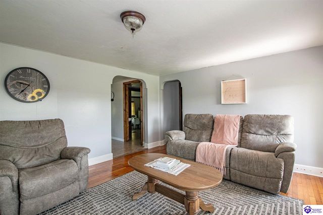 2425 Cave Hill Road, Munfordville, KY 42765