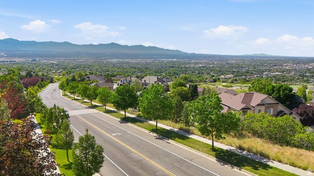 1623 E HIGH OAKS LN, Draper, UT 84020