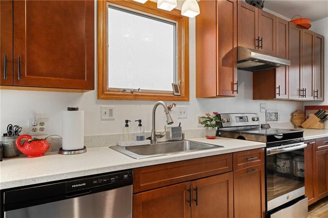 12809 E 246th Terrace, Peculiar, MO 64078