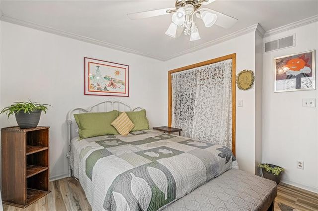 12809 E 246th Terrace, Peculiar, MO 64078