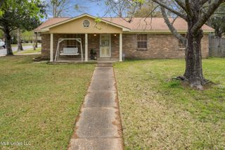 268 Mccool Street, Ocean Springs, MS 39564