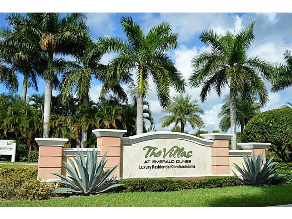 6394 Emerald Dunes Drive 205, West Palm Beach, FL 33411