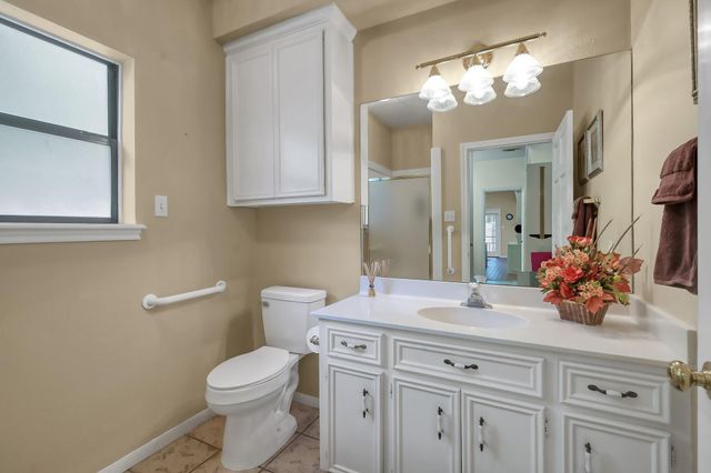 341 Rolling Hills Drive, Conroe, TX 77304