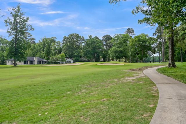 341 Rolling Hills Drive, Conroe, TX 77304