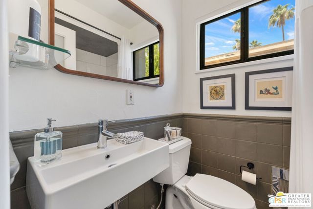 1251 E San Lorenzo Road, Palm Springs, CA 92264