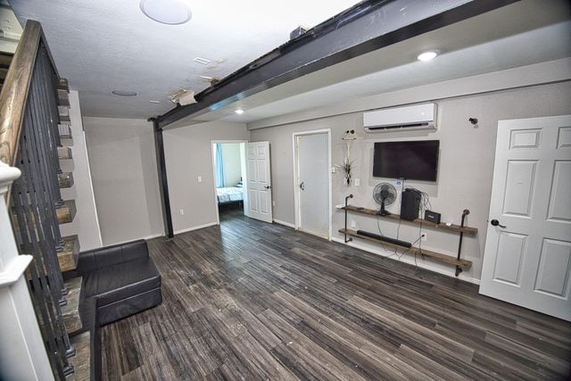 4016 Las Palmas Street, Galveston, TX 77554