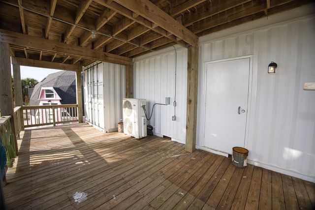 4016 Las Palmas Street, Galveston, TX 77554