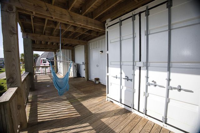 4016 Las Palmas Street, Galveston, TX 77554