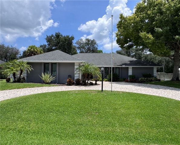 610 39th Court SW, Vero Beach, FL 32968