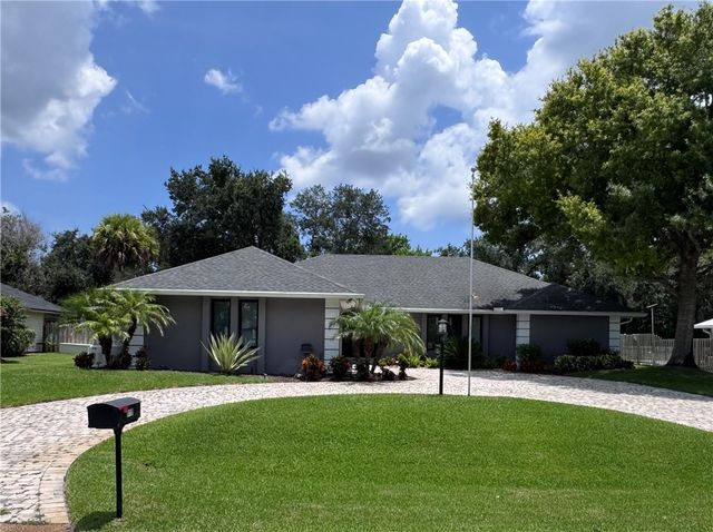 610 39th Court SW, Vero Beach, FL 32968