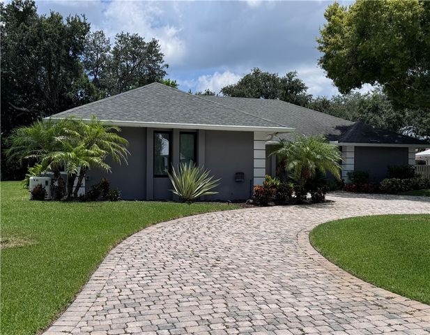 610 39th Court SW, Vero Beach, FL 32968