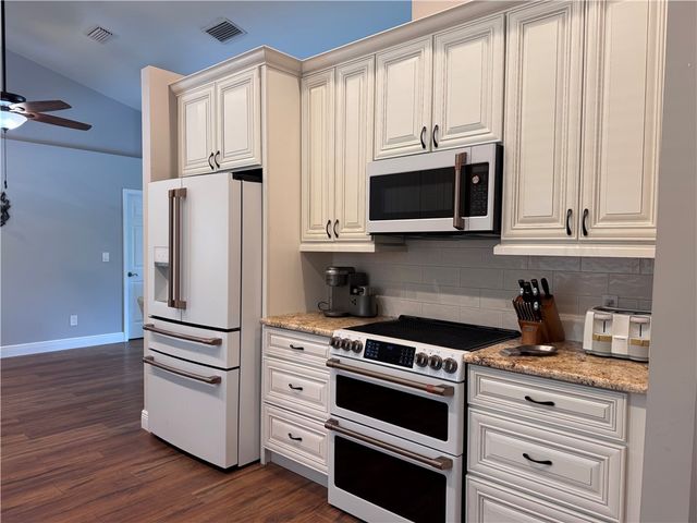 610 39th Court SW, Vero Beach, FL 32968
