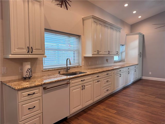 610 39th Court SW, Vero Beach, FL 32968