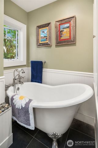 6702 5th Avenue NW, Seattle, WA 98117