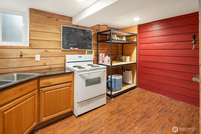 6702 5th Avenue NW, Seattle, WA 98117