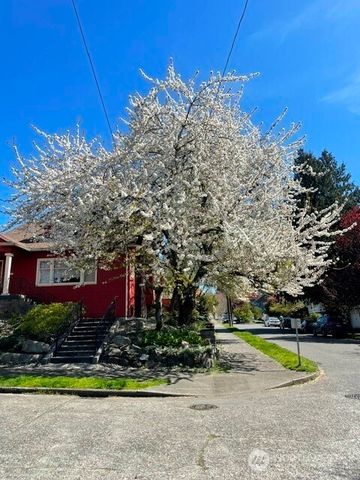 6702 5th Avenue NW, Seattle, WA 98117