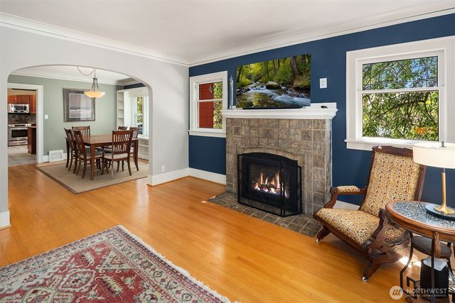 6702 5th Avenue NW, Seattle, WA 98117