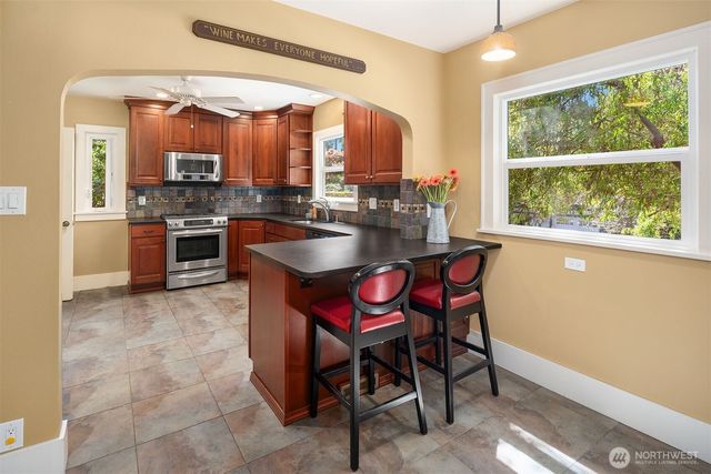 6702 5th Avenue NW, Seattle, WA 98117