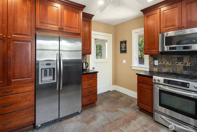 6702 5th Avenue NW, Seattle, WA 98117
