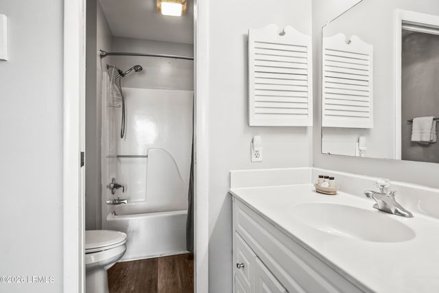 3 Cedar Reef Dr Unit E211, Harbor Island, SC 29920