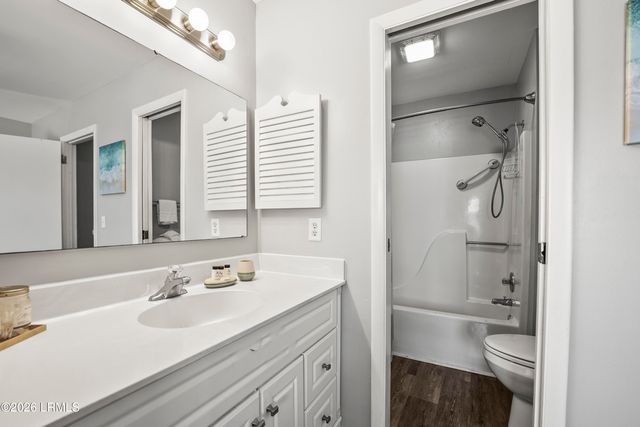 3 Cedar Reef Dr Unit E211, Harbor Island, SC 29920