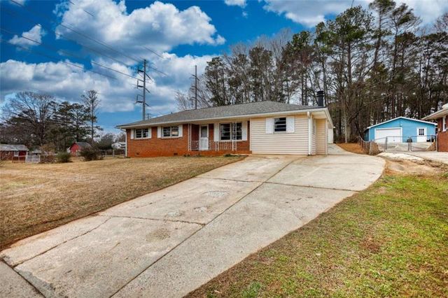 1924 Mural Circle, Morrow, GA 30260