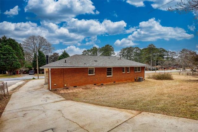 1924 Mural Circle, Morrow, GA 30260