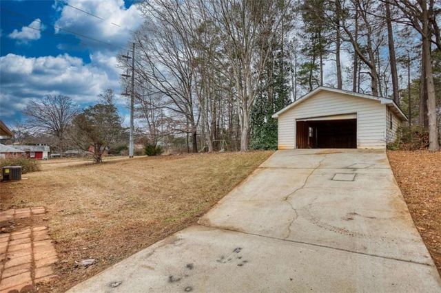 1924 Mural Circle, Morrow, GA 30260