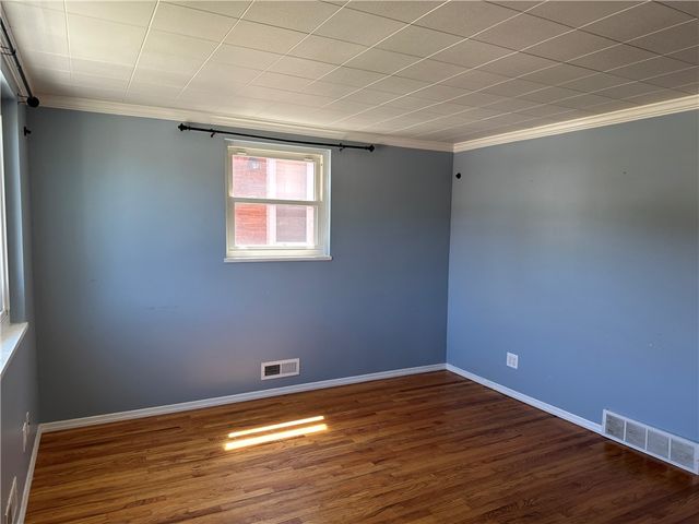 116 Knox St, Scott Twp, PA 15017