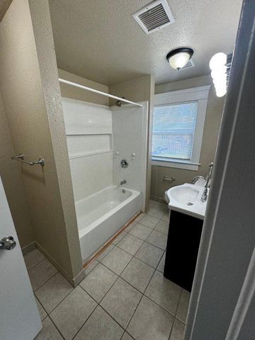 365 N Echo Avenue, Fresno, CA 93701