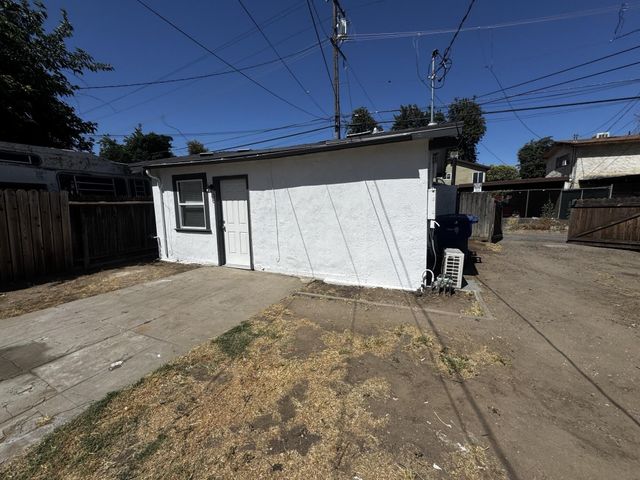 365 N Echo Avenue, Fresno, CA 93701
