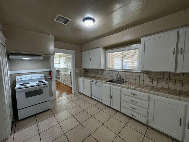 365 N Echo Avenue, Fresno, CA 93701